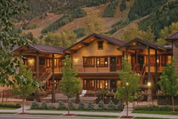 pet friendly hotel in aspen, hotel aspen dogs allowed